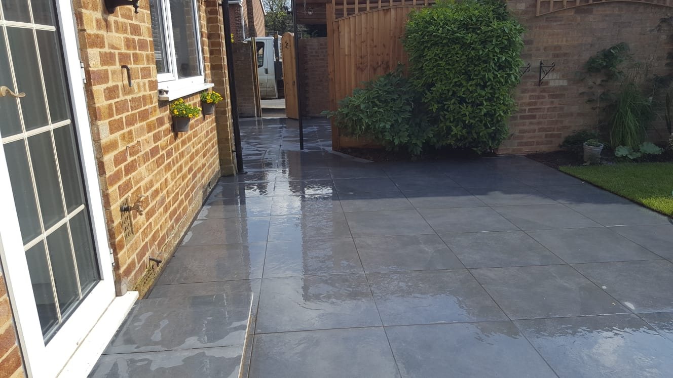 Porcelain patio paving in a Hertfordshire garden